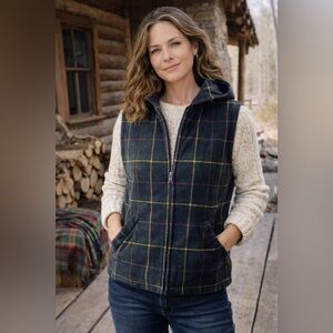 Ralph Lauren Plaid Fleece Vest. Size Medium. Good Condition Cozy Cabincore